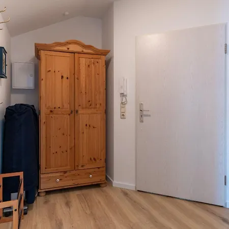 19 Residenz Dünenstraße In Binz, Balkon, Strandnah, Mit Tg Stellplatz, 1-raum Apartment