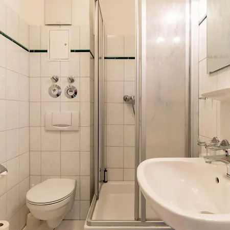 Apartmán Fewo-19-residenz-duenenstrasse-in-binz-balkon-strandnah-mit-tg-stellplatz-1-raum-apartment Binz