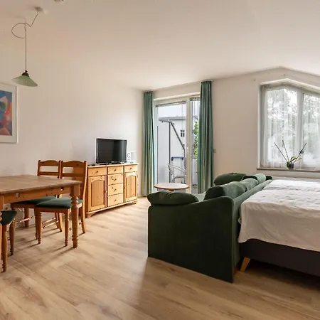 Apartmán Fewo-19-residenz-duenenstrasse-in-binz-balkon-strandnah-mit-tg-stellplatz-1-raum-apartment *
